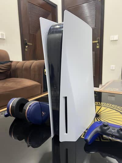 Ps5 Disk with Games and Headphones