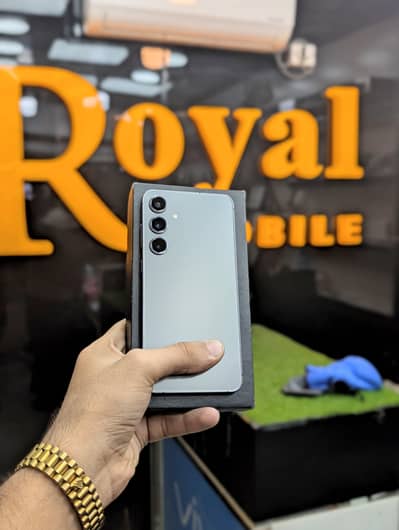 Samsung galaxy s24 plus 12/512 non pta with original box available