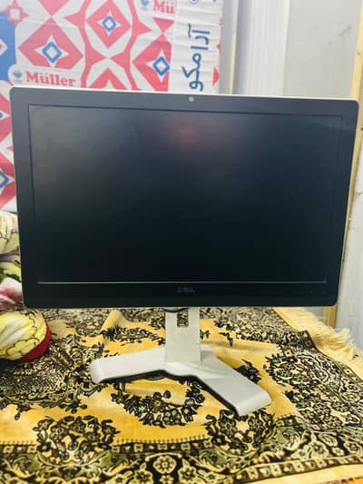 Dell 22" LED Monitor with Webcam & Speakers