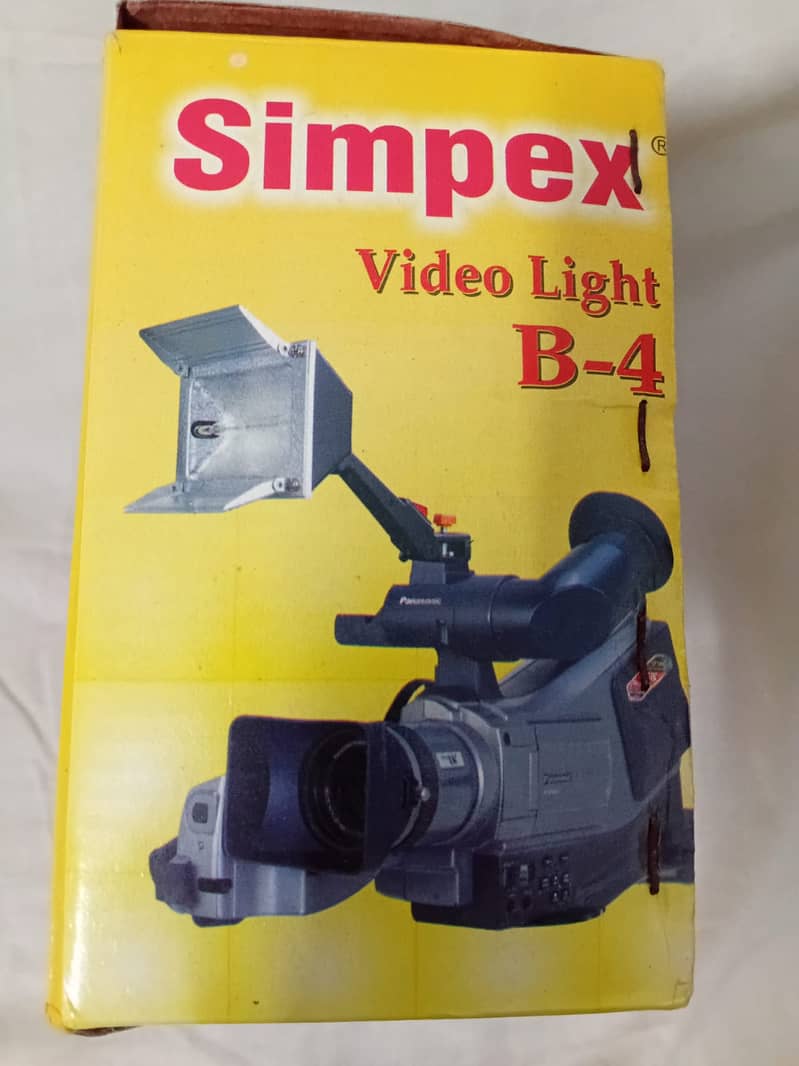 VIDEO LIGHT 1
