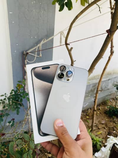 Iphone 15 Pro Max [Factory Unlock].