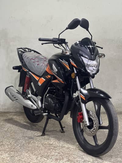 Honda cb150f 2022 model ( low millage )