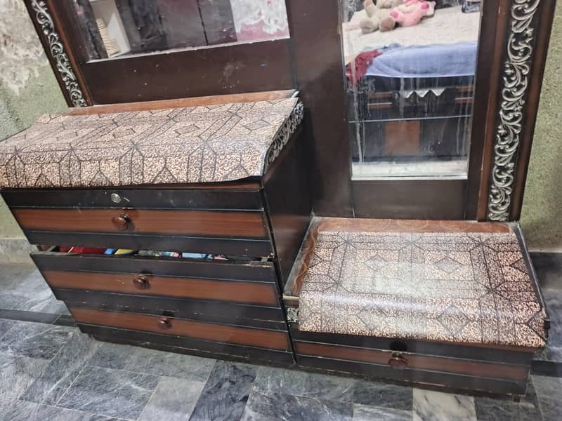 Dressing table duble mirror. 1