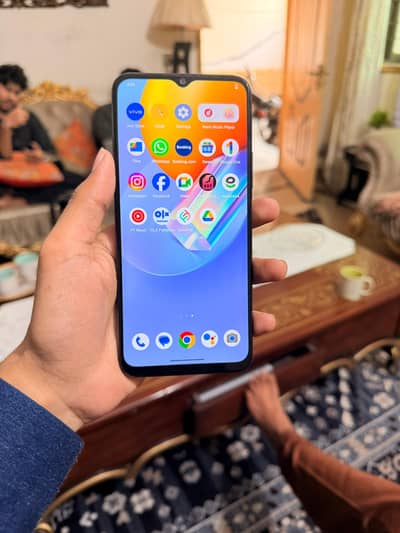 Vivo Y31 4/128gb Official pta approved with box price is final