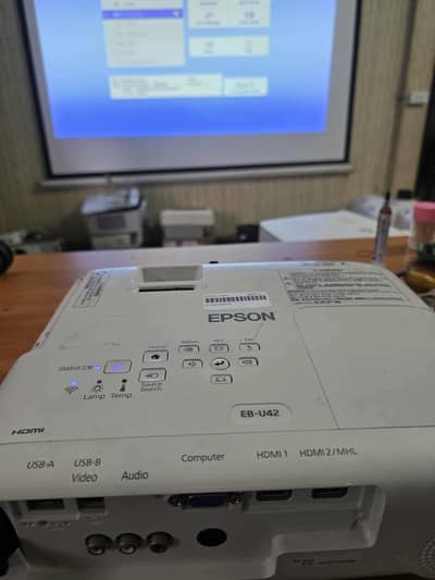 WE HAVE ALL KINDS OF PROJECTORS AVAILBLE IN DUBAI IMPORT 03152965654