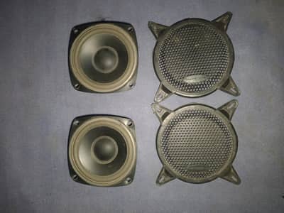pair of woofer speakt