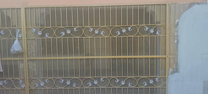 grill for sale. size 10/7