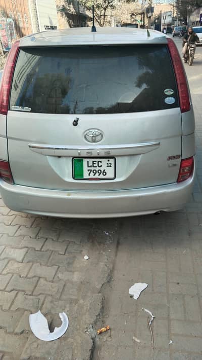 new car modal 2006 /12 Toyota isis urgent sale only call o3l7668l7oo