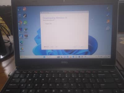 DELL LAPTOP 8 GB RAM 240 SSD 4 HOUR BATTERY BACK UP