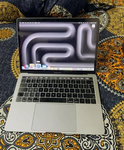 Mac book pro 2019 touch bar ( urgent sale)