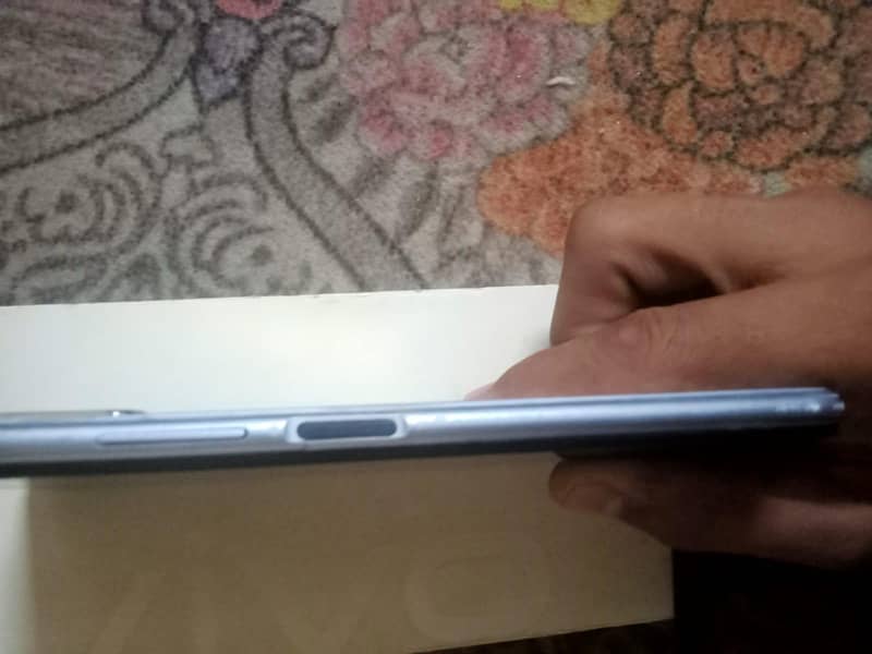 پینل چینج ہے باقی سب ٹھیک ہے 3