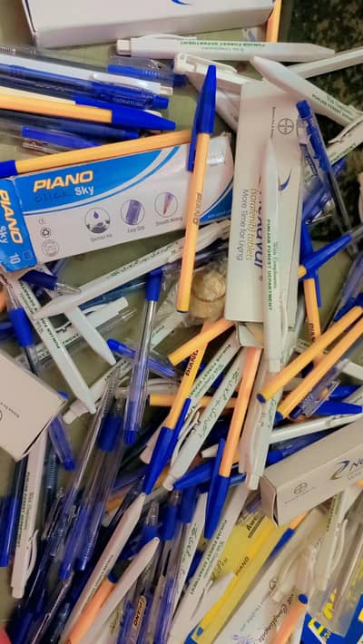 glu stick ball pen and 1 scissor