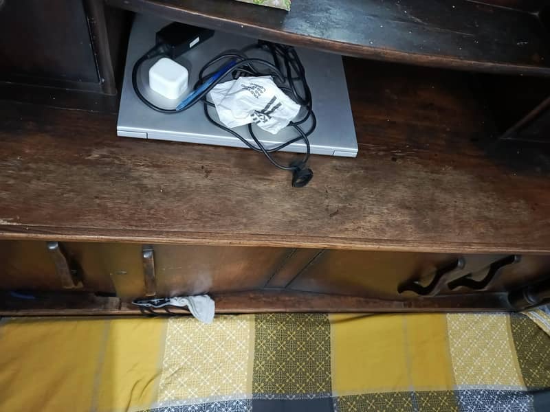 Dressing Table and Showcase 2