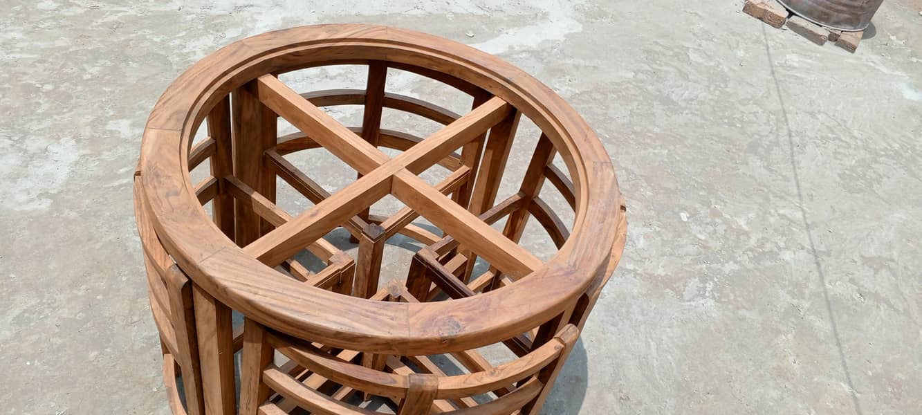 Space saving round dinning table 2