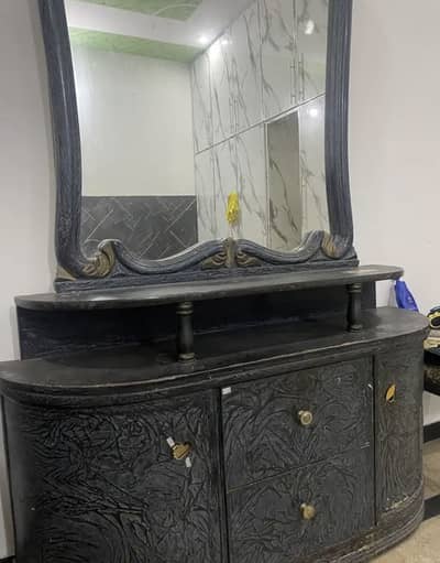 Used Furniture for sale Dressing table,Side tables and  Bed
