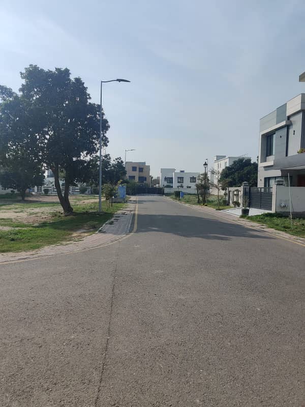 20 MARLA CORNER PLOT 1