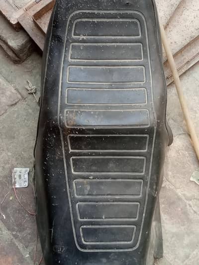 Honda 125 seat