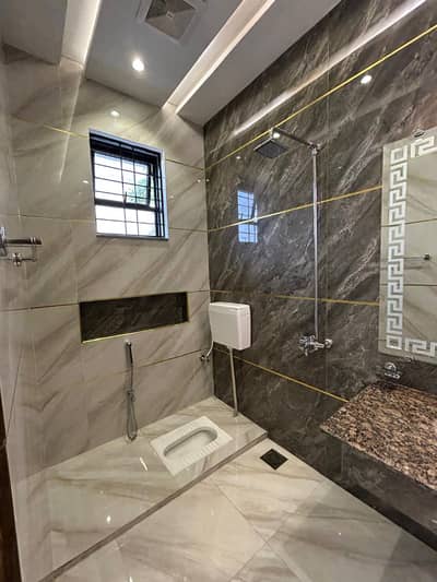 10 Marls Brand New Moder Style House Available For Sale