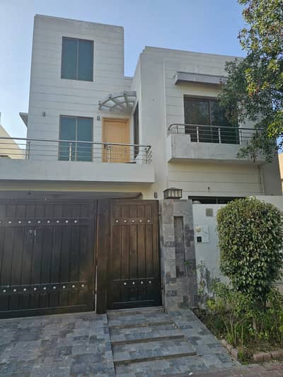 10 Marla House for Rent Sector E Bahria Town Lahore