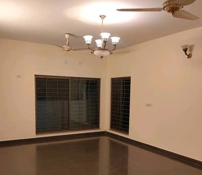 1 Kanal 4 Bedrooms House For Sale.