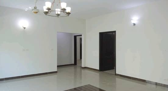 10 Marla 3 Bedrooms Flat For Sale In Askari 11 Lahore.