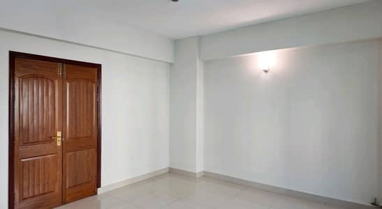 10 Marla Brand New Flat For Sale.