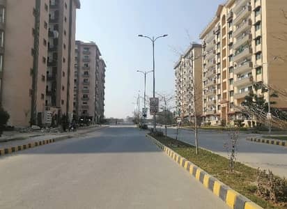 10 Marla Brand New Flat For Sale