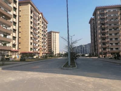 New Modal With Powder Room 4th Floor Facing McDonald'S Hot Location Apartment