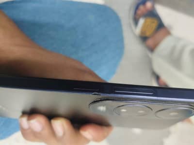 oppo A60 8 256 with box end adopter. condition 10/8