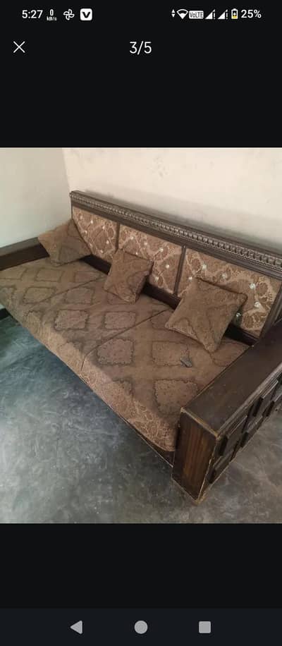 good condition 5 seater sofa for urgent sale location kaller saydan
