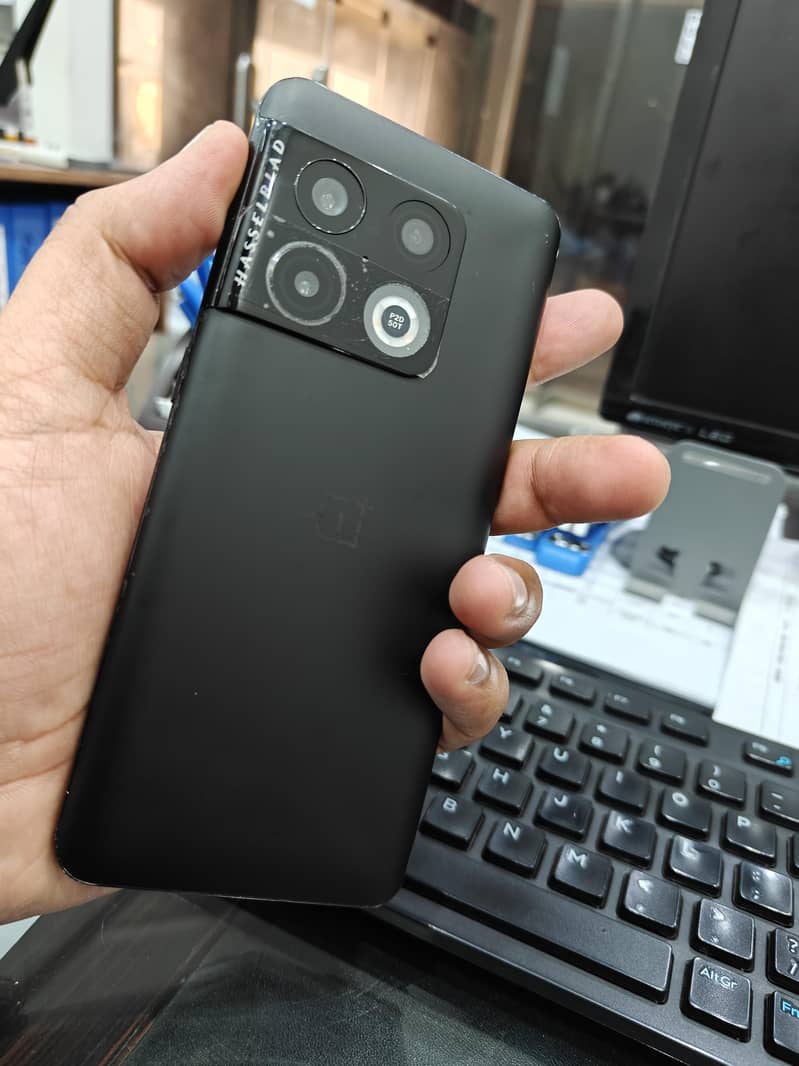 ONE PLUS 10 PRO 4