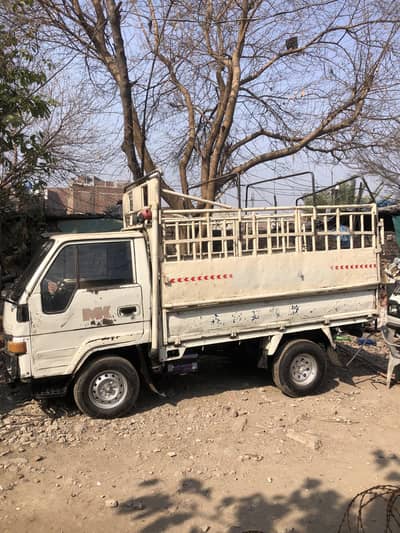 Toyota dyna hiace shehzore