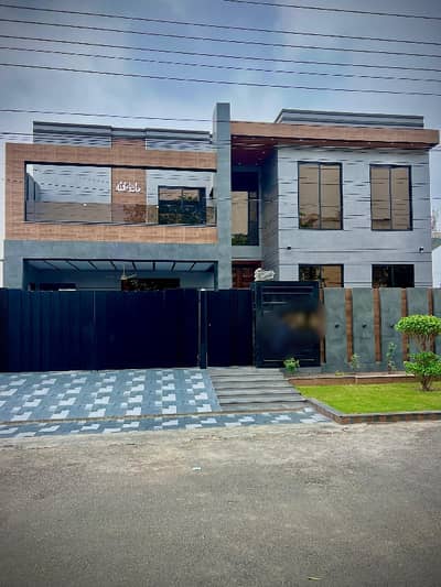 1 KANAL ULTRA MODERN HOUSE FOR SALE REASONABLE PRICE