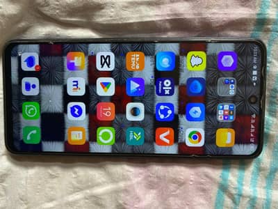 tecno comon18 p 8+5 GB ram 128 GB room