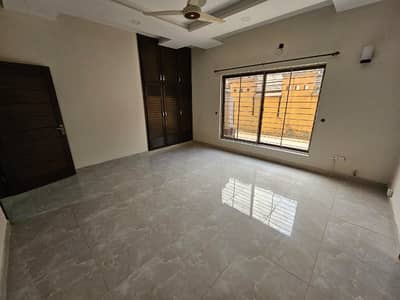14marla 3beds DD TV lounge kitchen attached baths Brand New house ground portion for rent in G 13 3 islamabad