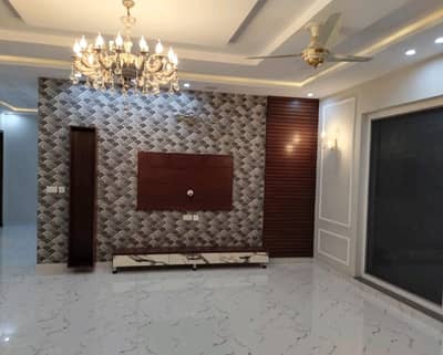 Investors Should sale This House Located Ideally In Bahria Town