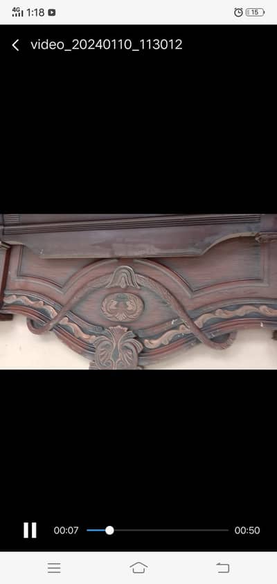 2beds an 4 saait tabils 1 sofah