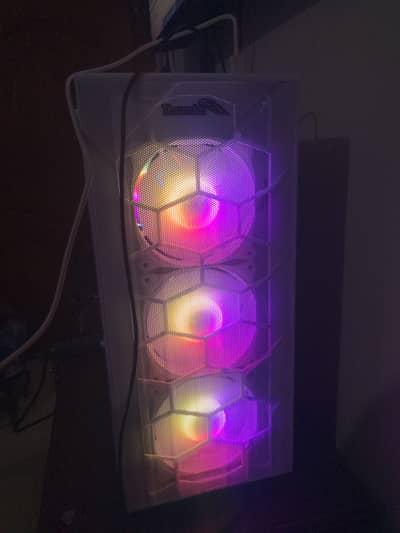 Ryzen 5 3600 with MSI A320m 16 gb ddr4 ram and 256gb nvme thunder case