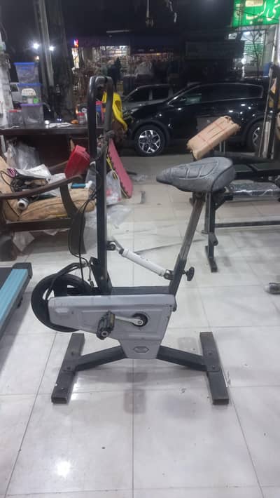 Spin bike spinner spinning cycle cycling machine exercise elliptical