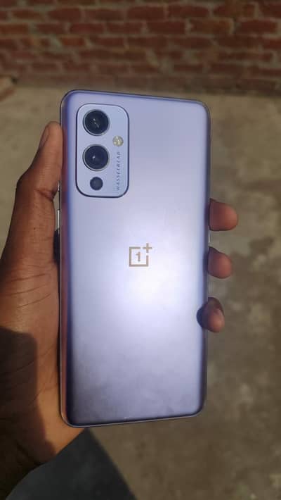 one plus 9 5g condition 10/10 like new