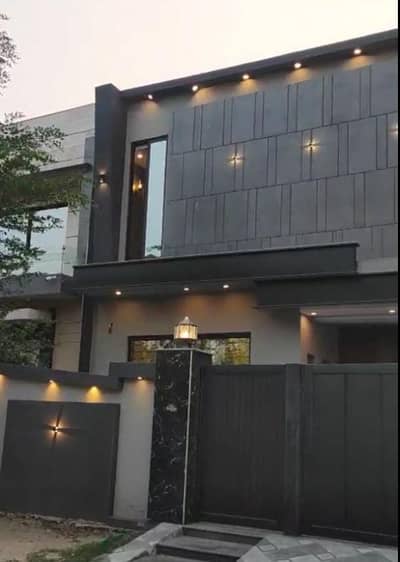 10 Marla Brand New Modern Design Bungalow For Sale In Paragon City | Contemporary Living