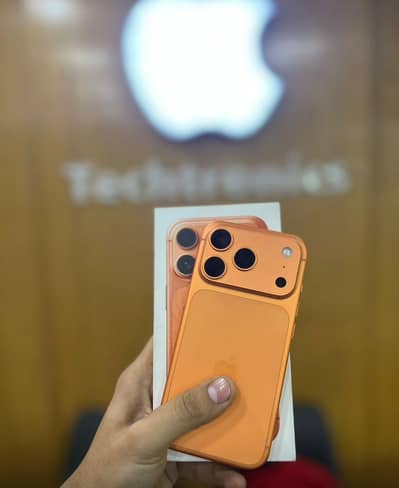 IPHONE 17 PRO 256 FACTORY UNLOCK WITH BOX