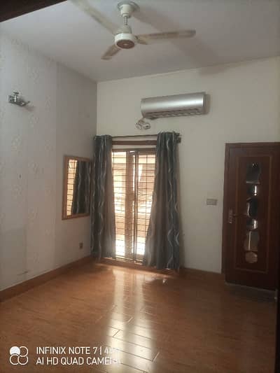 5 Marla Old House For Sale