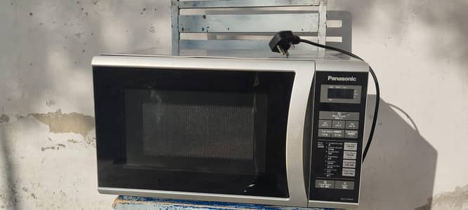 Panasonic Microwave Oven for Sale – Excellent Condition