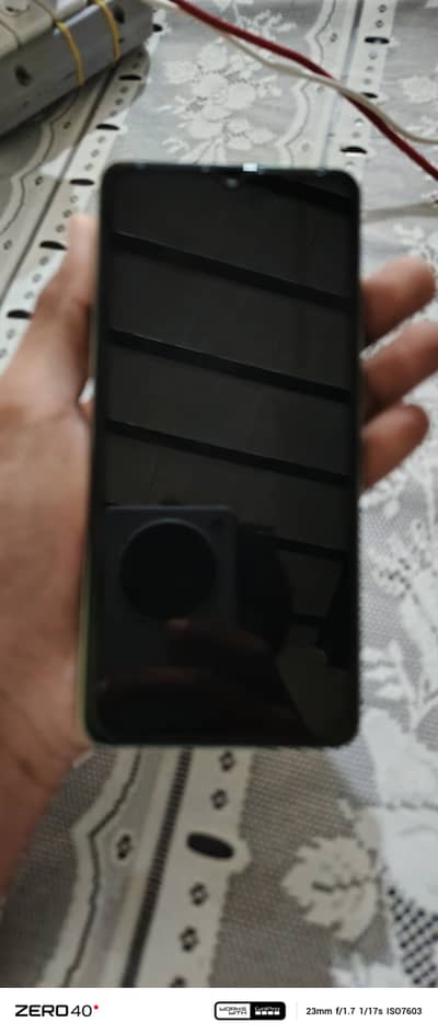 10/10 condition, with box and original (charger,cable)