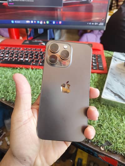 Iphone 13 pro black colour