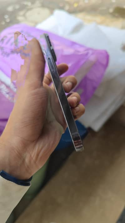 I phone 14 pro 128 gb with box