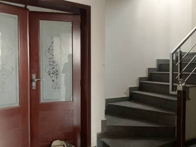 10 MARLA UPPER PORTION FOR RENT