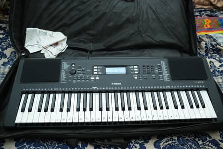Yamaha PSR-E373 Portable Keyboard