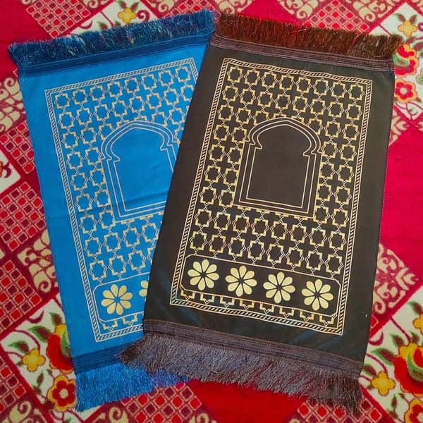 Kids Janamaaz: Soft Velvet Prayer Mat for Children (Luxurious & Comfortable Jai Namaz for Kids)